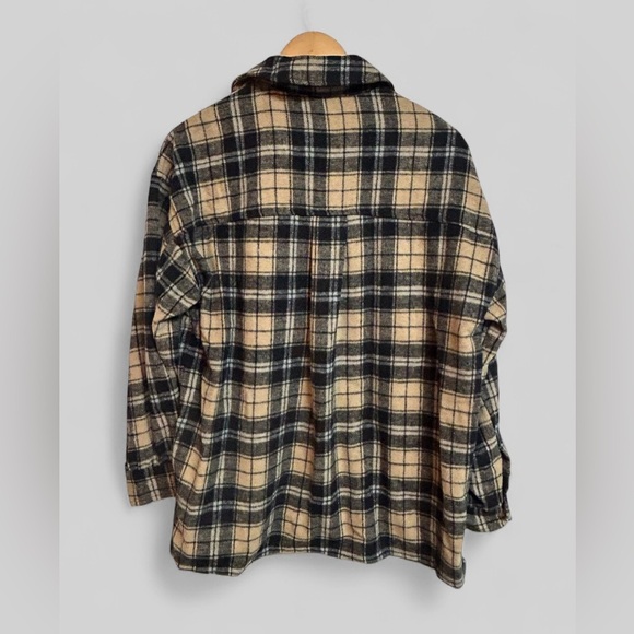 Forever 21 Buffalo Plaid Shacket Women’s Neutral Size Medium - Picture 2 of 7